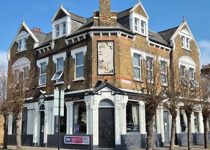 Forest Gate Hotel - Free Parking Limited Spaces London
