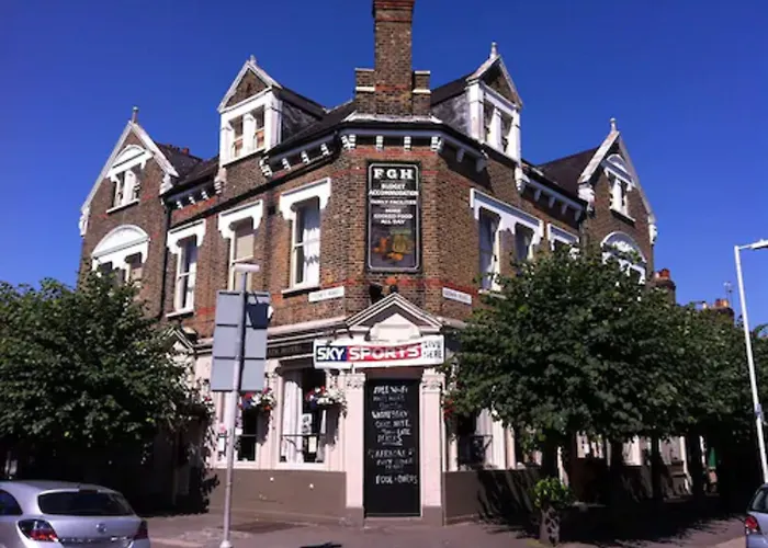 Forest Gate Hotel - Free Parking Limited Spaces London